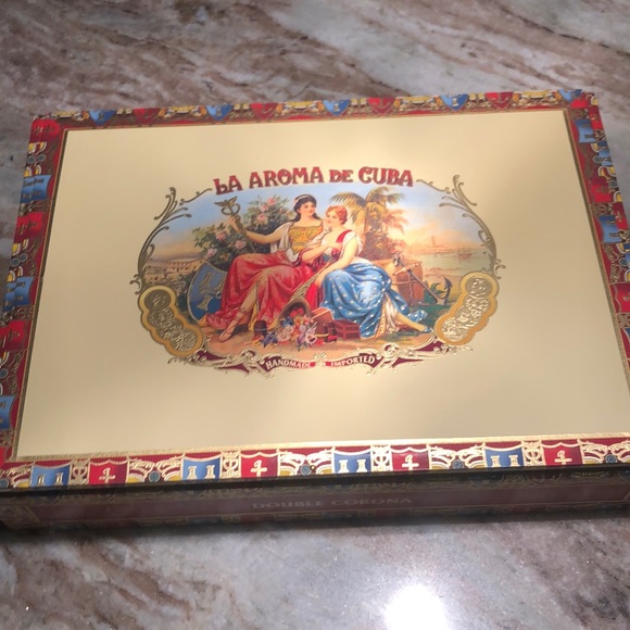 ashton Other - Cigar box Ashton 👑 La aroma de Cuba Double Corona